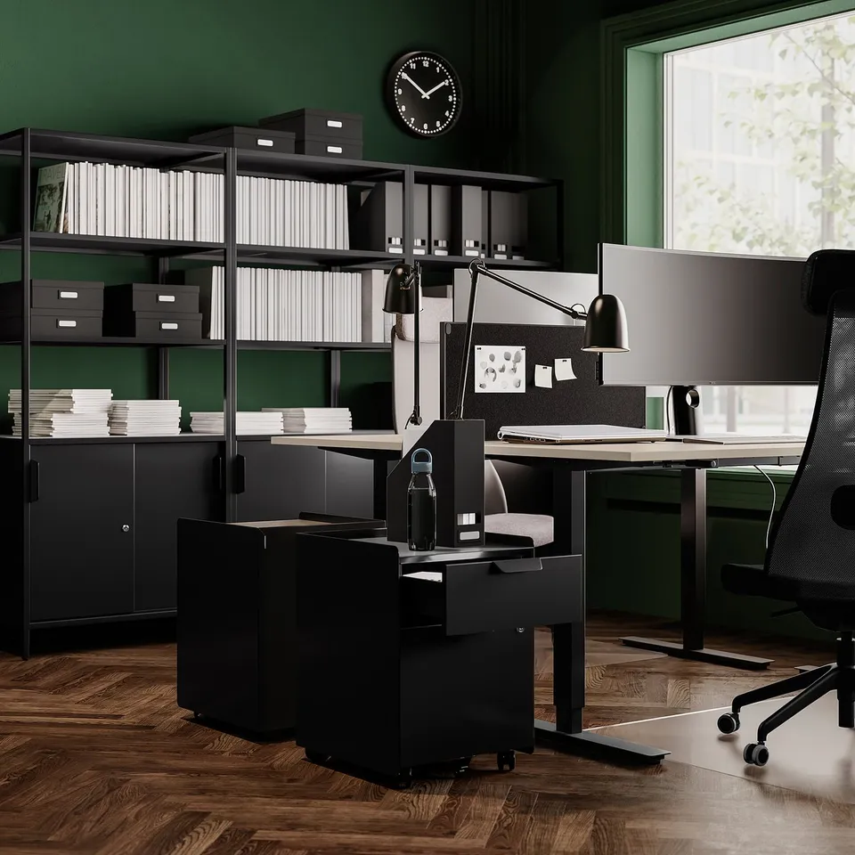 TROTTEN in a room