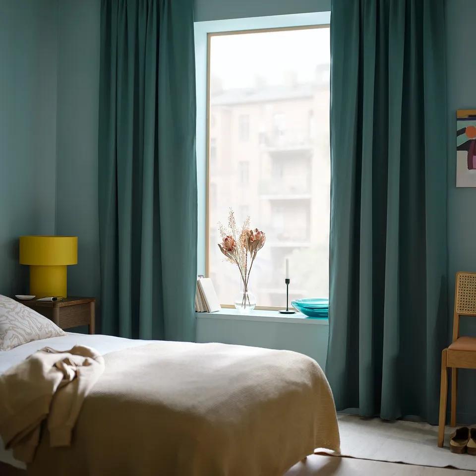 MAJGULL in a room