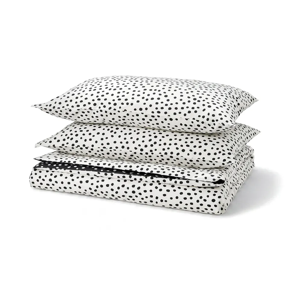 BJÖRKGRÅMAL duvet set, white with black dots, cotton-viscose blend, rectangular with envelope closure.