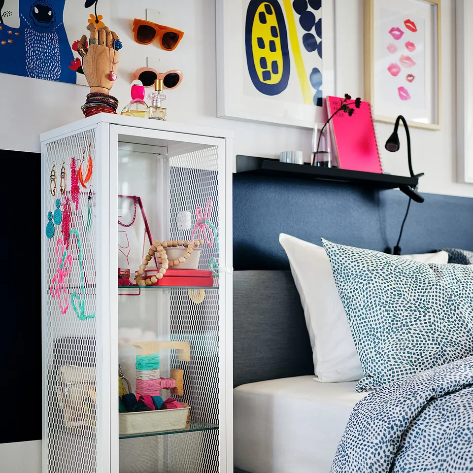 part: BAGGEBO glass-door cabinet