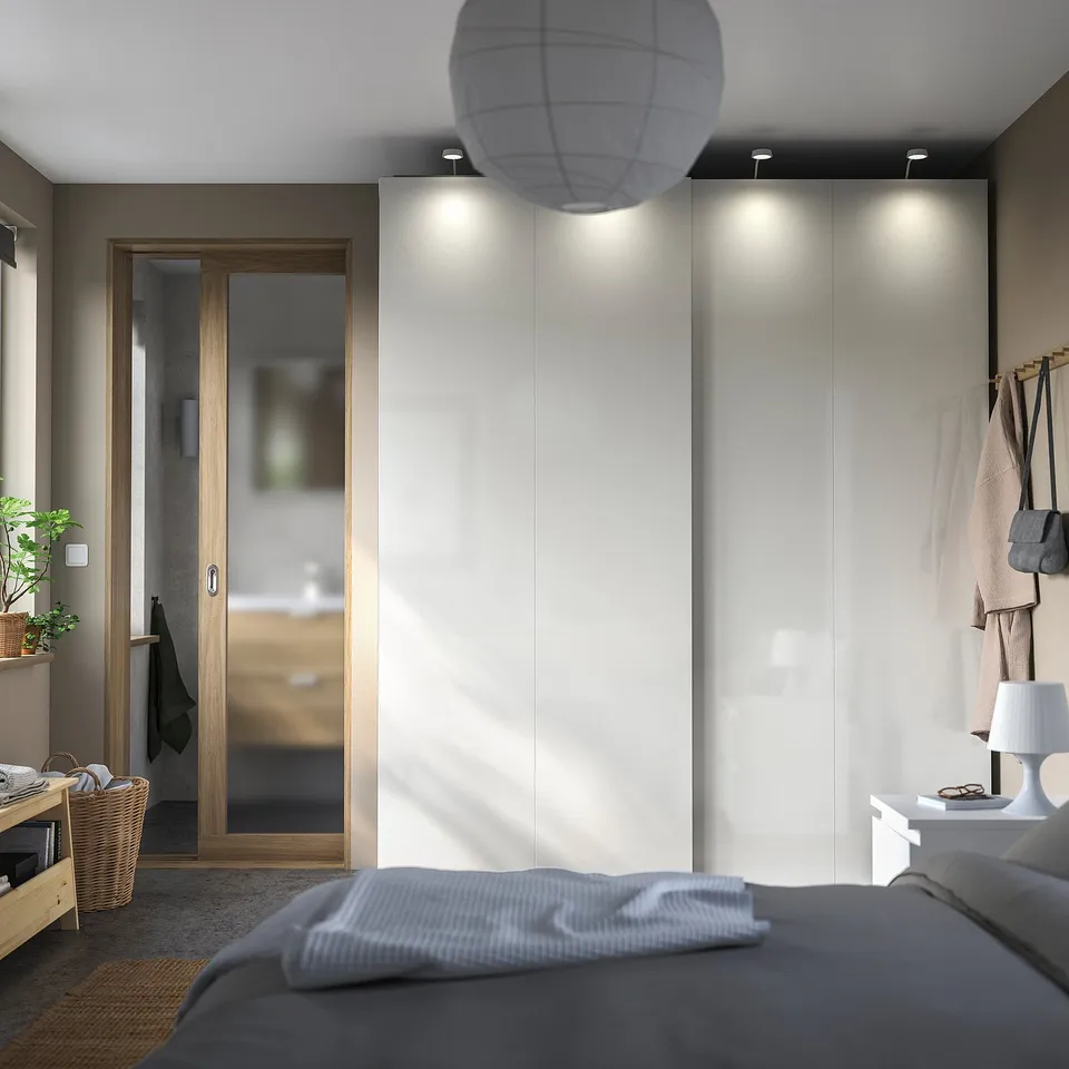 PAX / HASVIK in a room