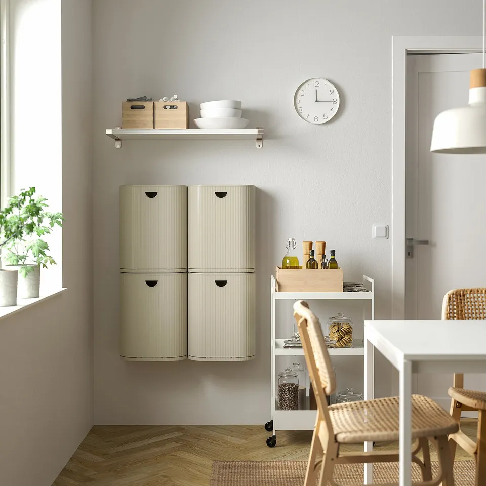 GÅRDSBUTIK in a room