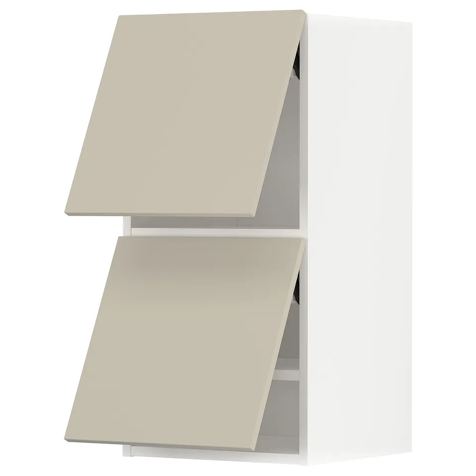 METOD kitchen units in beige with smooth, angled fronts, made from fibreboard and particleboard, featuring soft-close hinges.