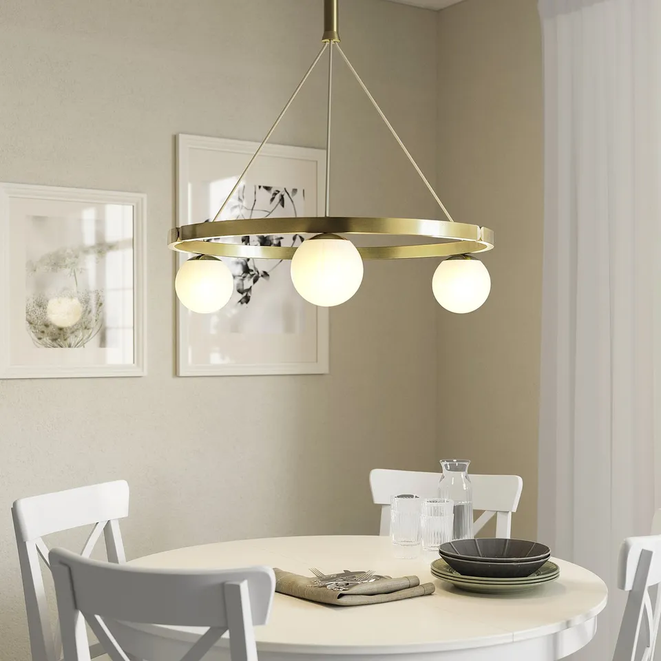 AKTERSPRING in a room