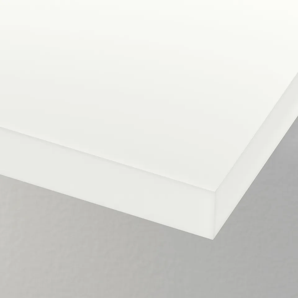 Sleek white wall shelf, elegantly designed, with invisible suspension brackets for discreet display.