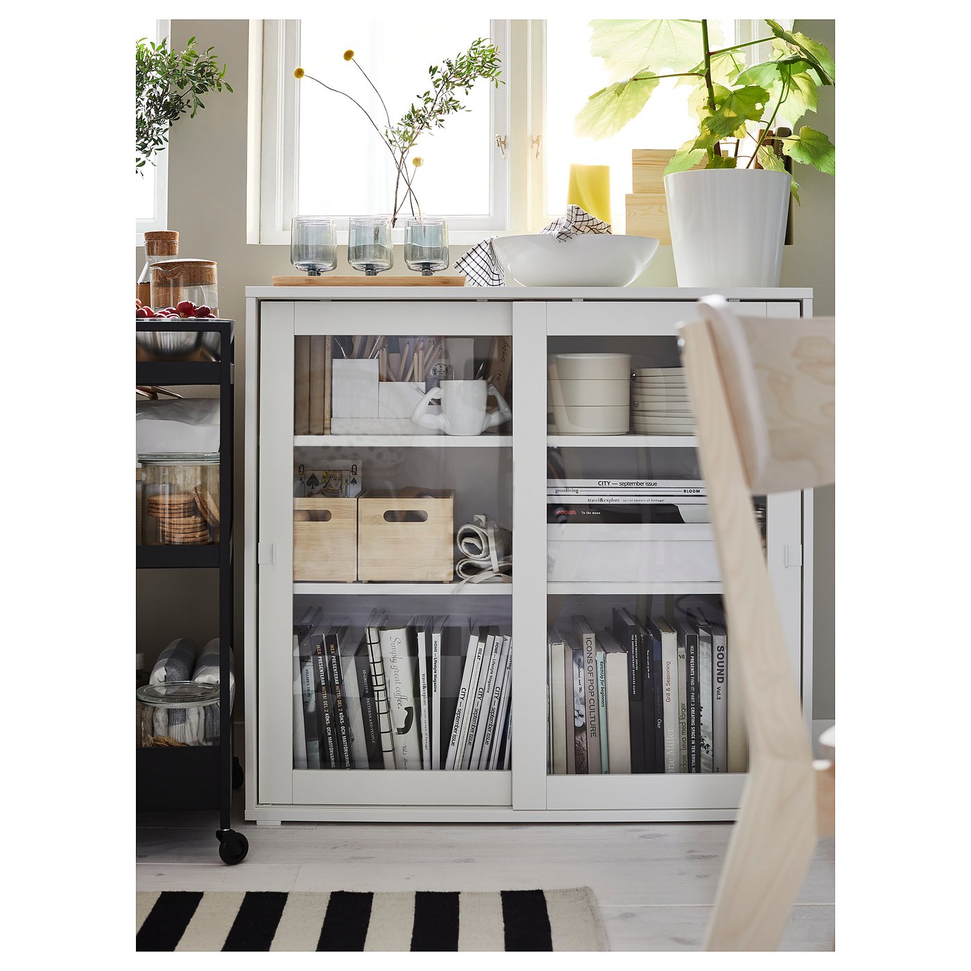 VIHALS Cabinet with sliding glass doors, white, 95x37x90 cm