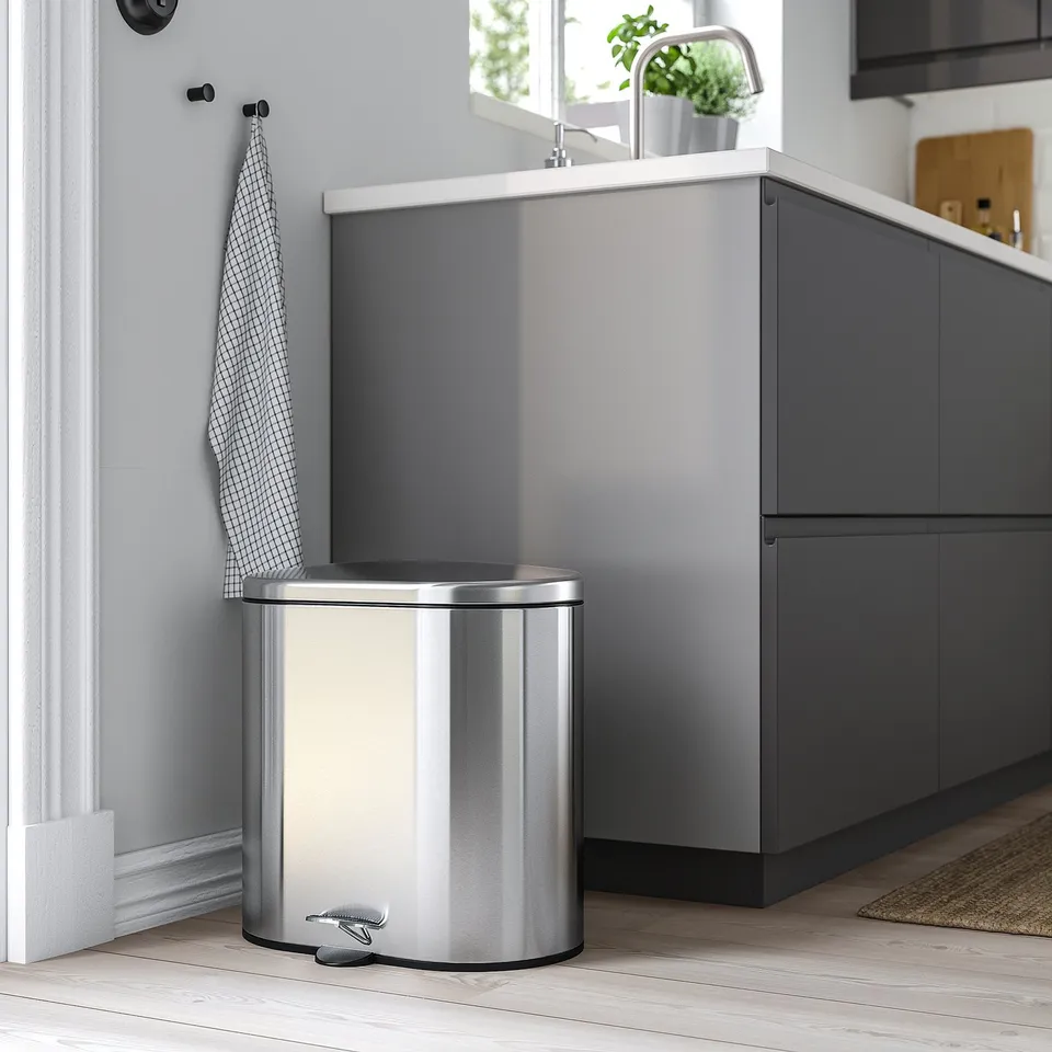 Stainless steel STABBEN bin with soft close, kitchen corner, easy use.