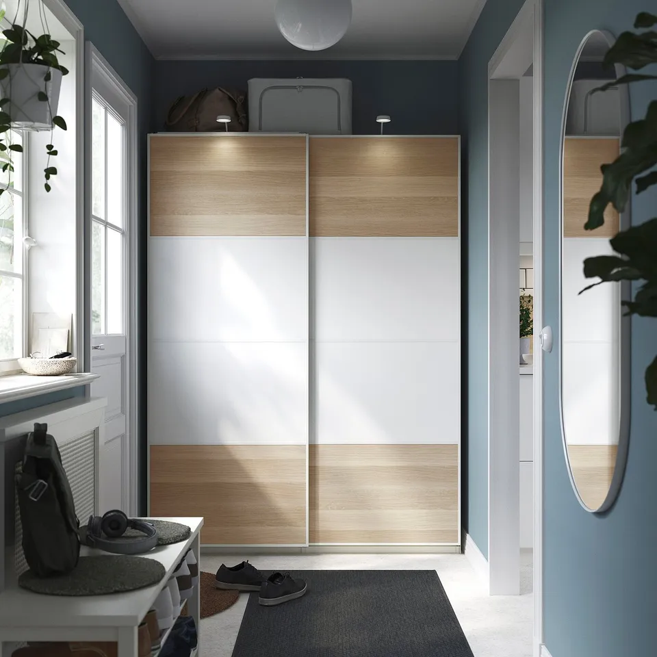 MEHAMN in a room