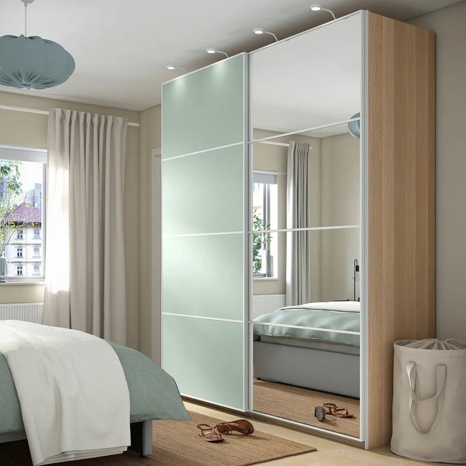PAX / MEHAMN/AULI in a room