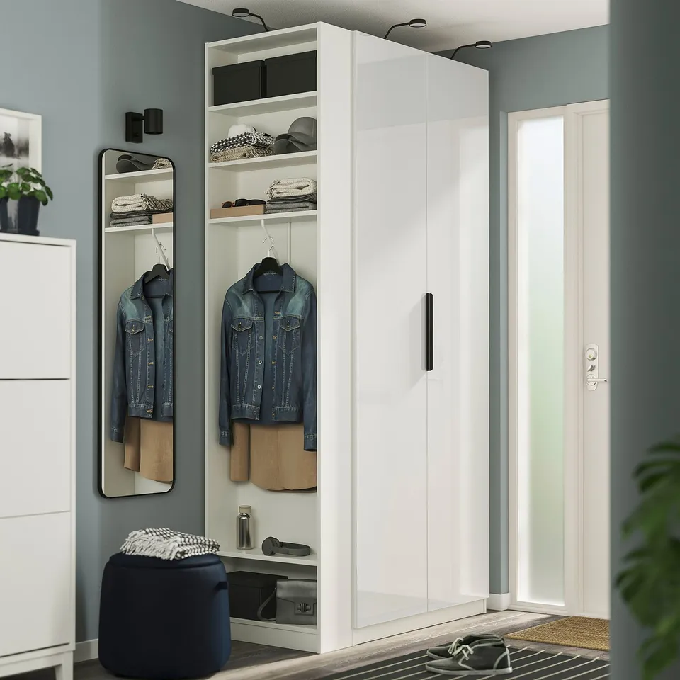PAX / FARDAL in a room