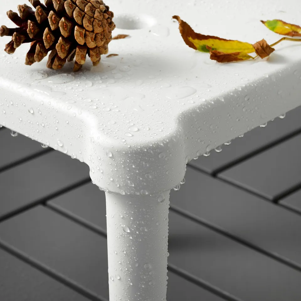 UTTER kids stool - durable, stackable, outdoor.
