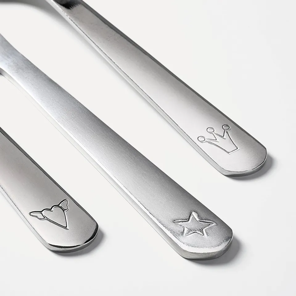 Kids knives: heart, star, crown designs. Stainless, dishwasher-safe.
