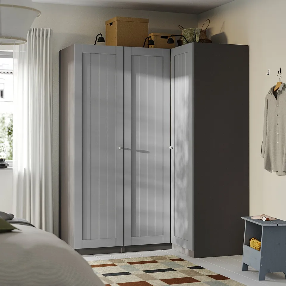 PAX / GULLABERG in a room