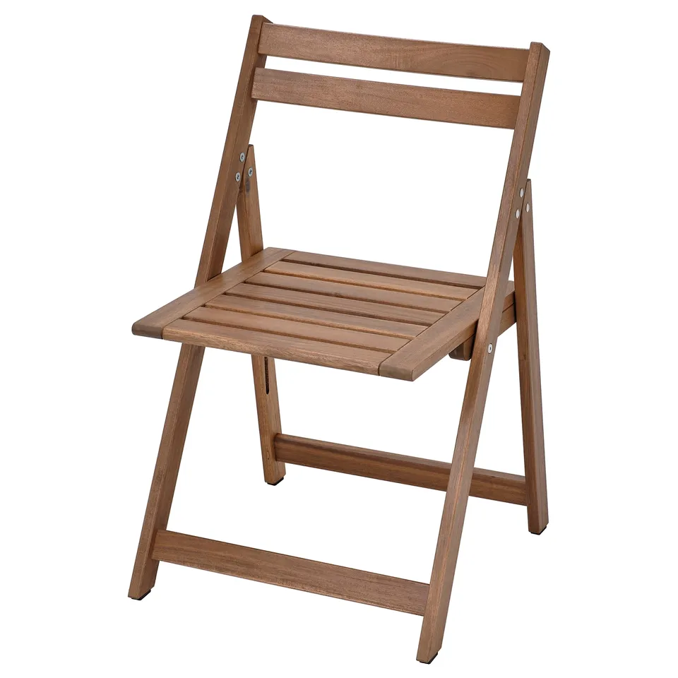 Brown wooden folding chair, simple & sturdy design. Perfect for outdoor use, easy to store.