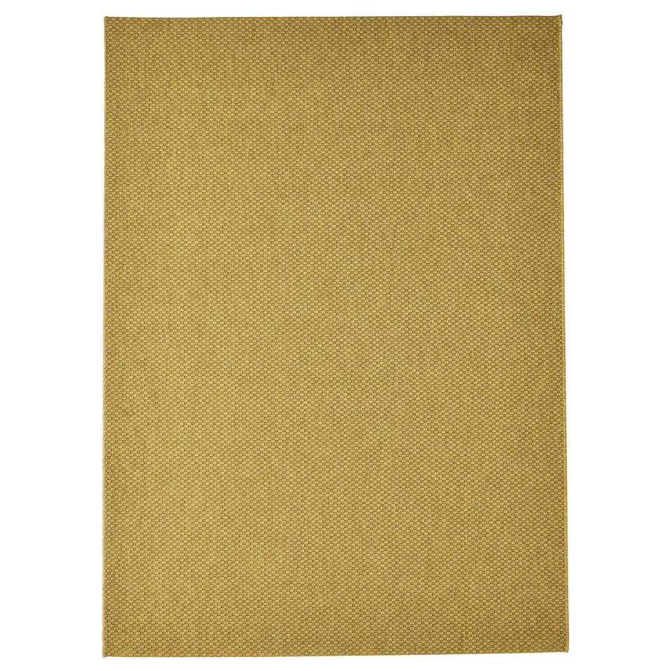 A MORUM rug in beige, rectangular, with a flat woven design, made of polypropylene.