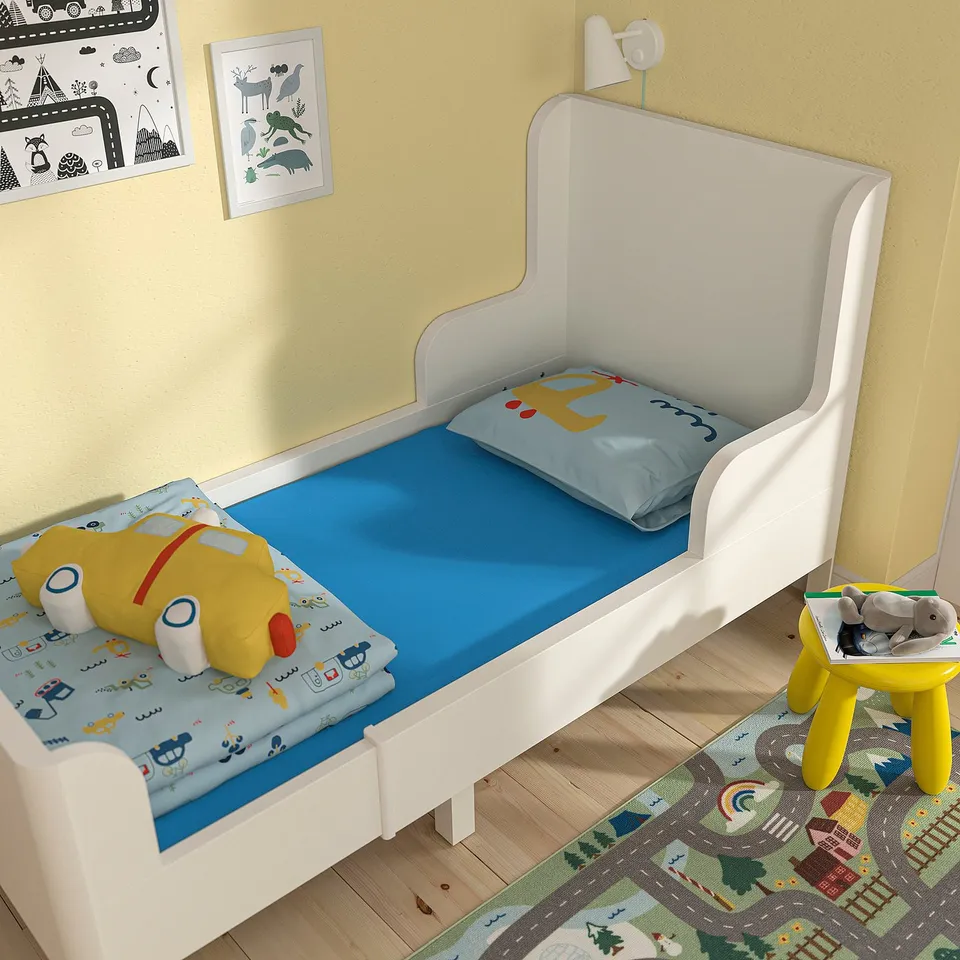 BARNDRÖM in a room