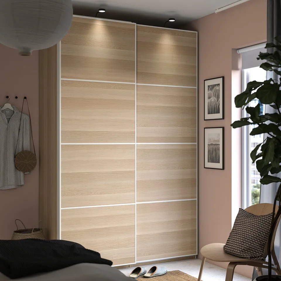 PAX / MEHAMN in a room