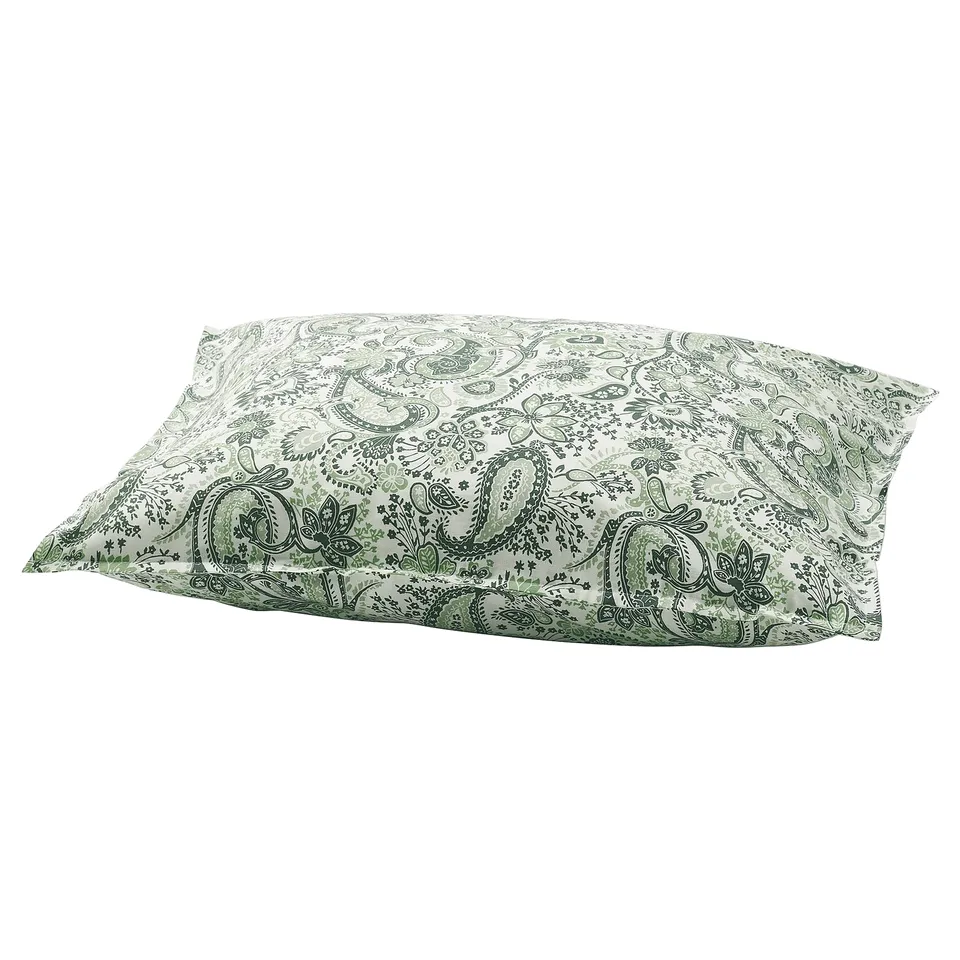 A RODGERSIA pillowcase in green. Made from cotton and viscose, it a classic paisley pattern. The rectangular shape includes an envelope closure.
