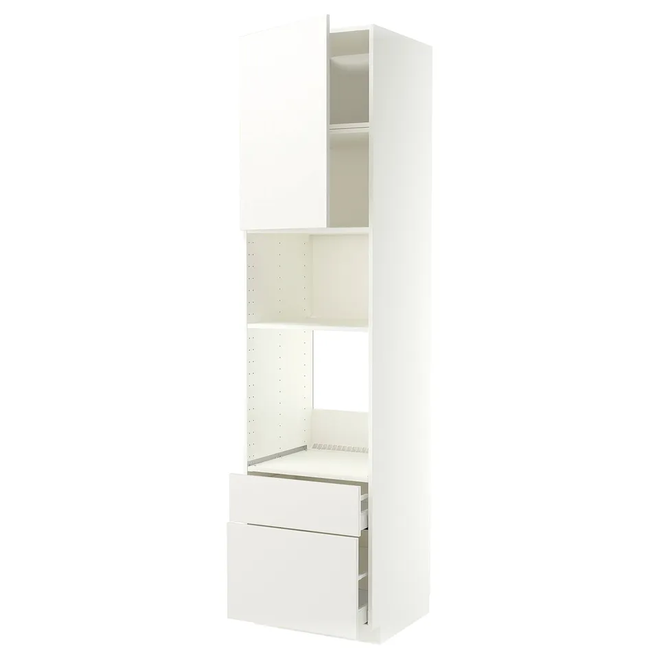 White METOD kitchen cabinet with clean lines & multiple storage options.