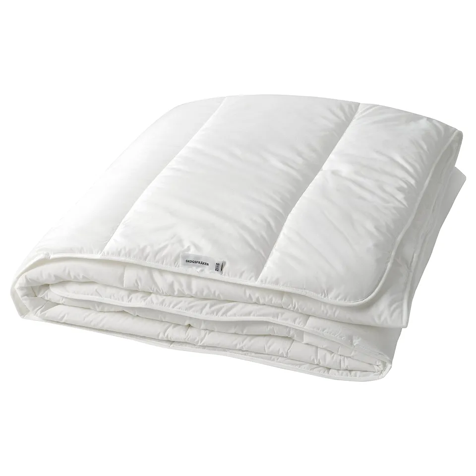 Skøgsräken white duvet, soft & breathable, recycled materials, neatly folded.