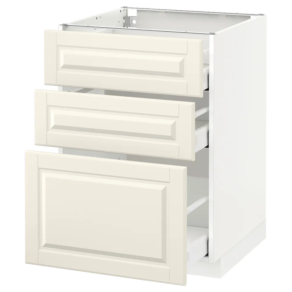 A white METOD kitchen cabinet with three drawers and one door. It traditional off-white bodbyn fronts with bevelled edges.