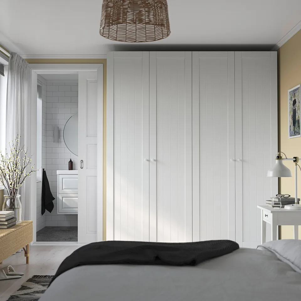 PAX / GULLABERG in a room