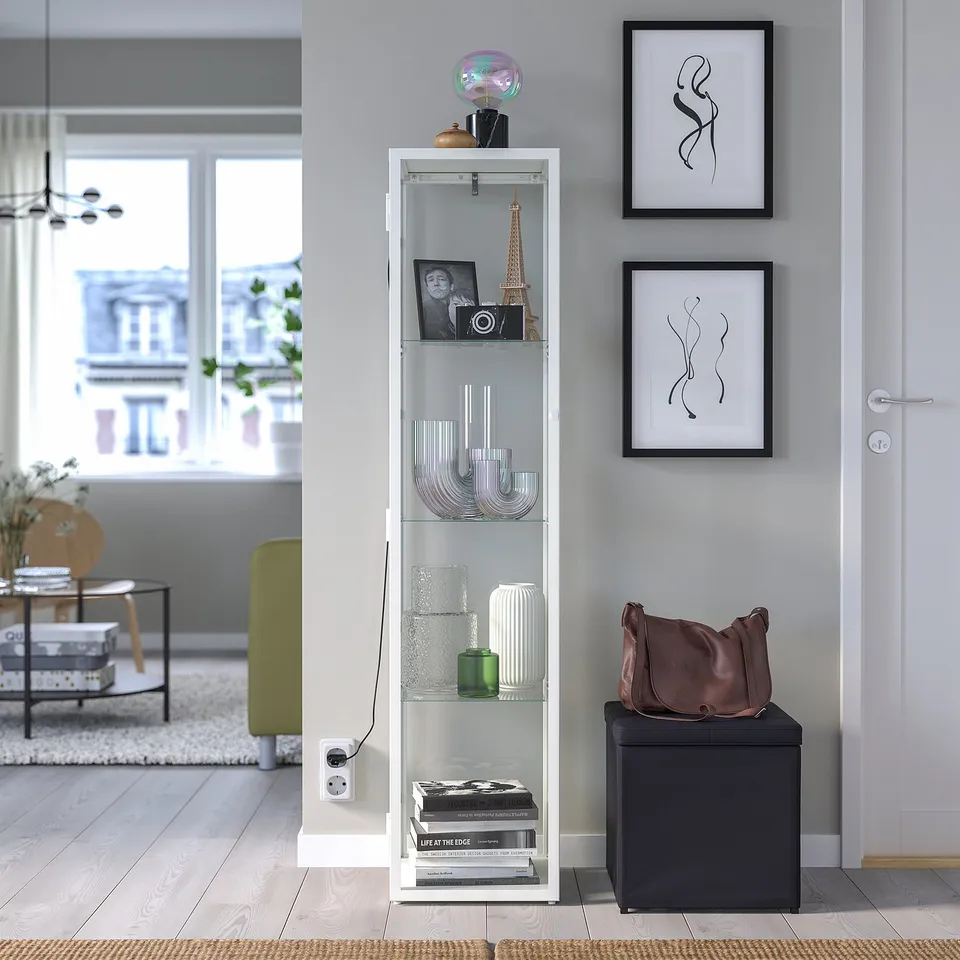 BLÅLIDEN in a room