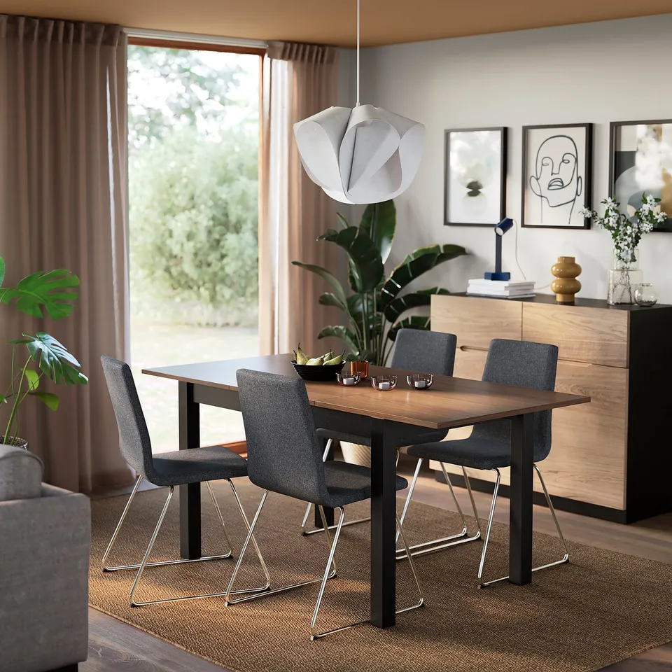 ÅLHULT / LILLÅNÄS in a room