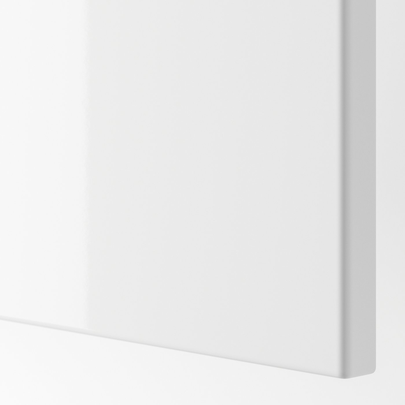 High-gloss white door edge.