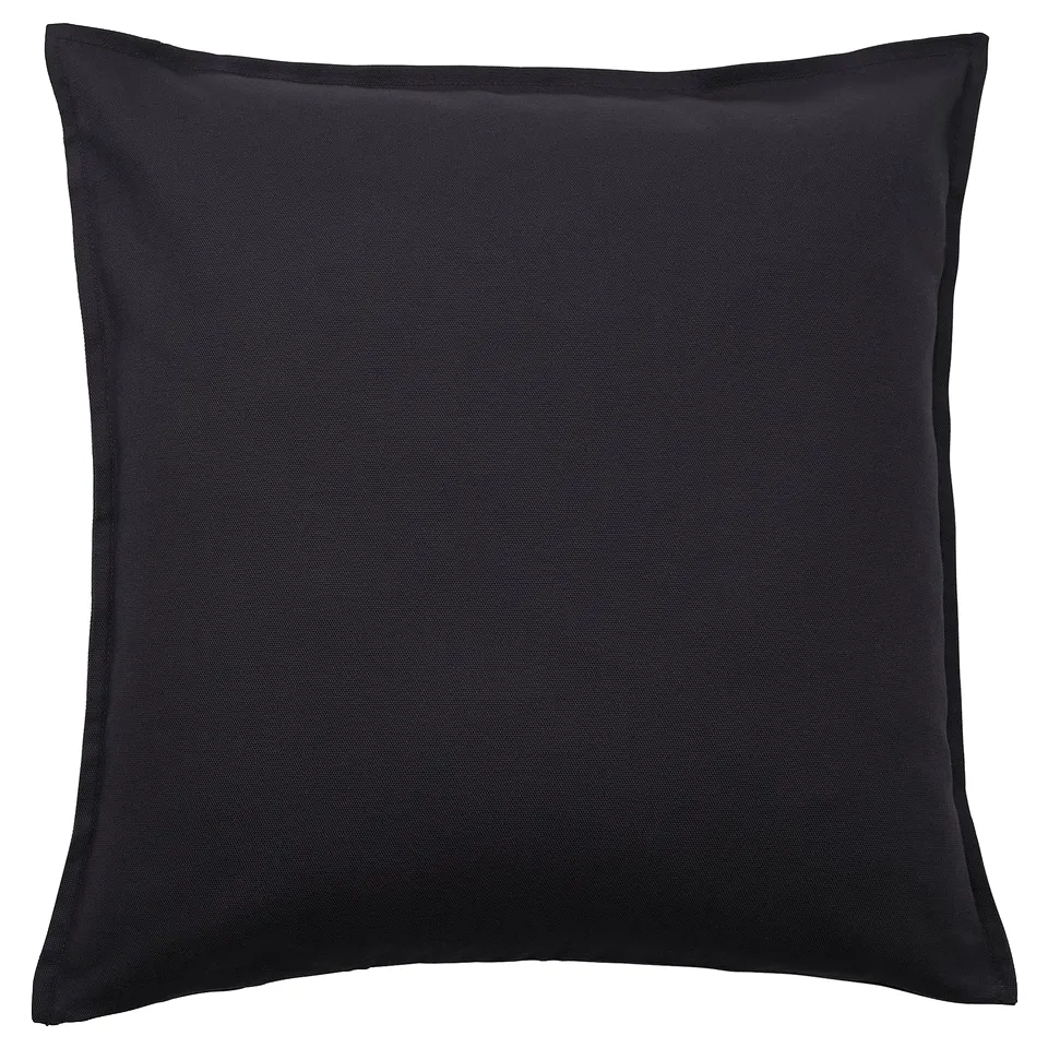 GURLI black square cushion, solid-colored, zip closure, 100% recycled cotton, simple design.