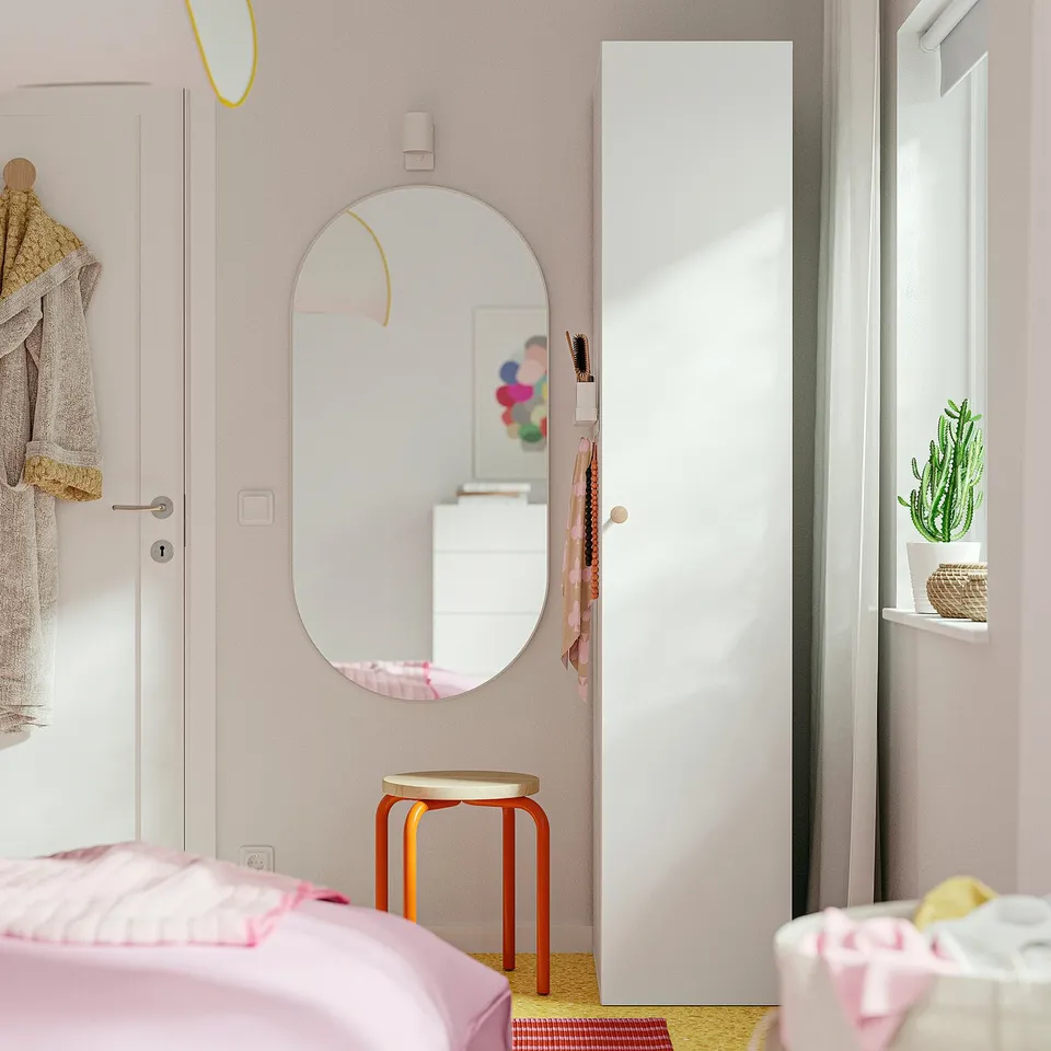 LASTARE in a room