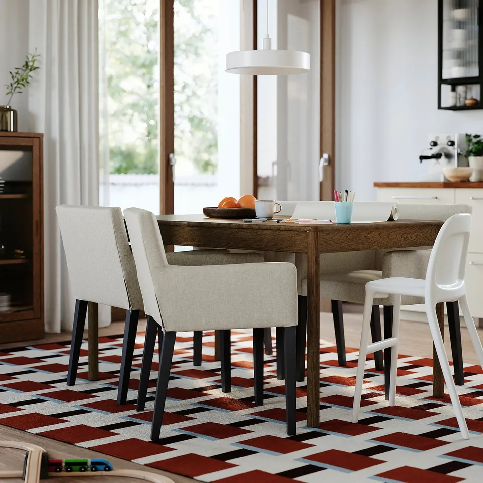 TONSTAD / MÅRENÄS Table and 4 chairs, brown oak veneer/Gunnared beige black, 140/196x85 cm