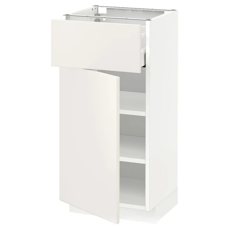 White METOD kitchen cabinet with smooth, modern design and adjustable shelving.