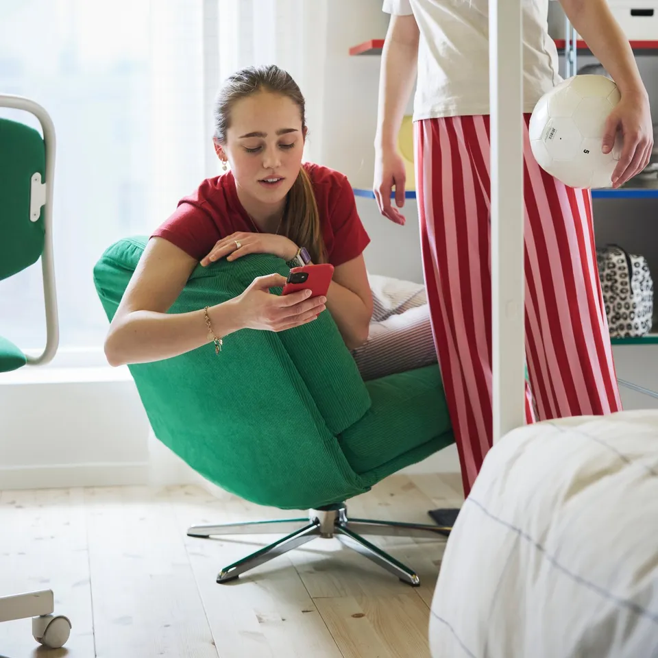 part: DYVLINGE swivel easy chair