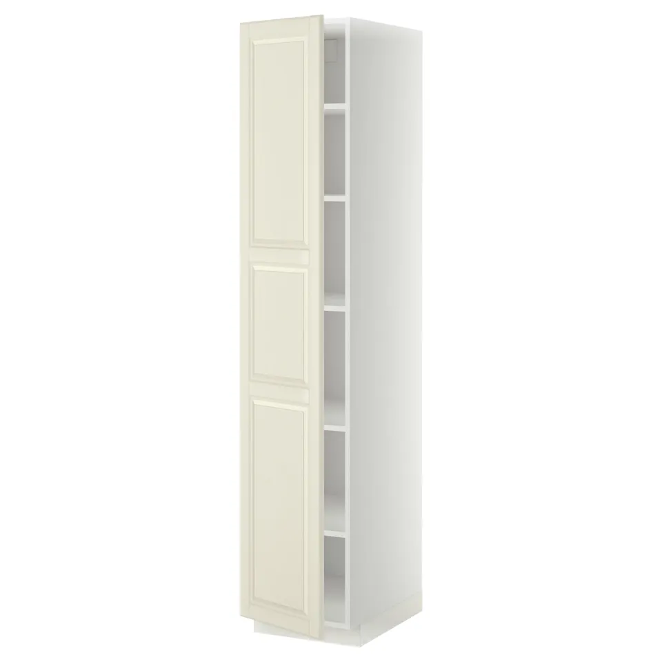 A white METOD kitchen cabinet with an off-white door, featuring bevelled edges and three height-adjustable shelves.
