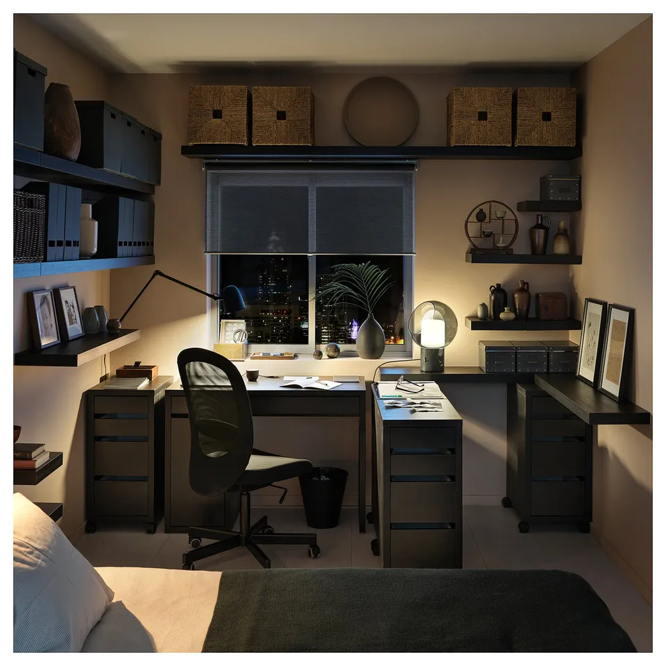 MICKE in a room