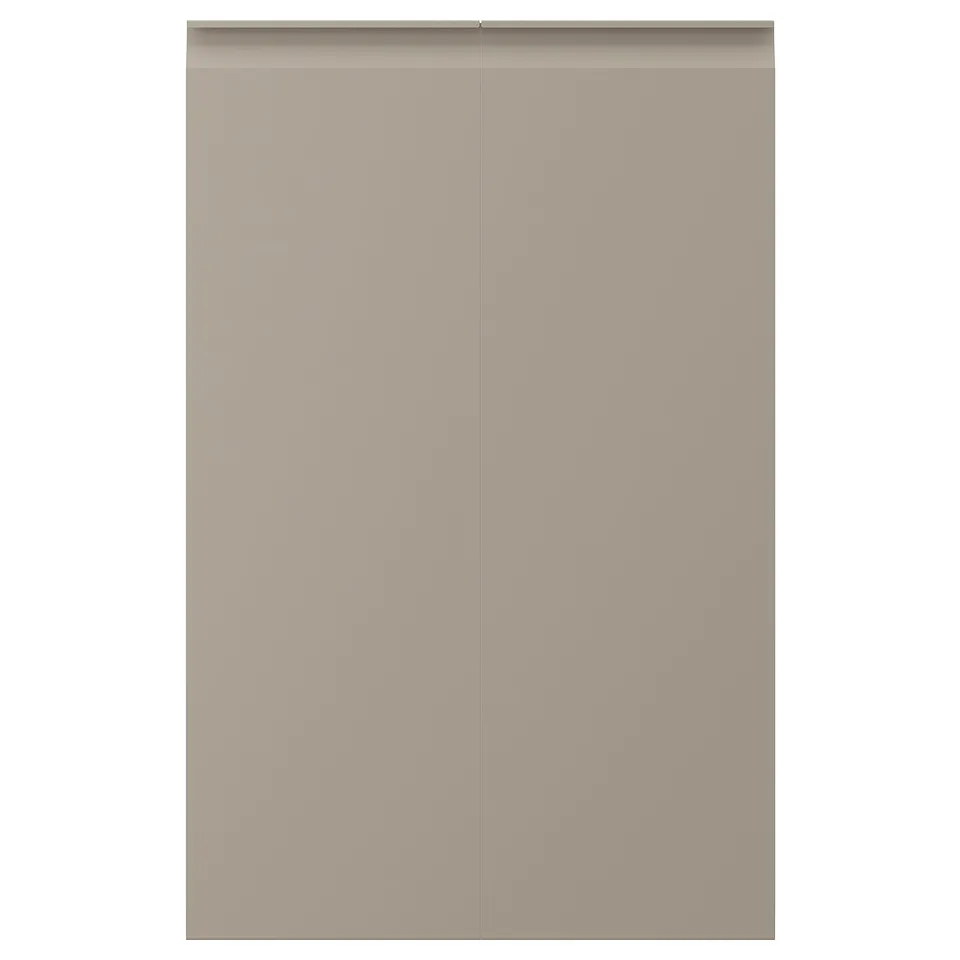 Beige kitchen cabinets, modern, eco-friendly, recycled material, minimalist design.