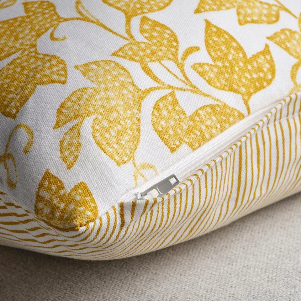 part: FJUNKLOCKA cushion cover