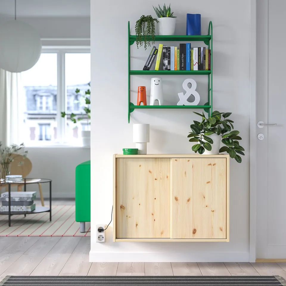 FÄRGSÄTTARE in a room
