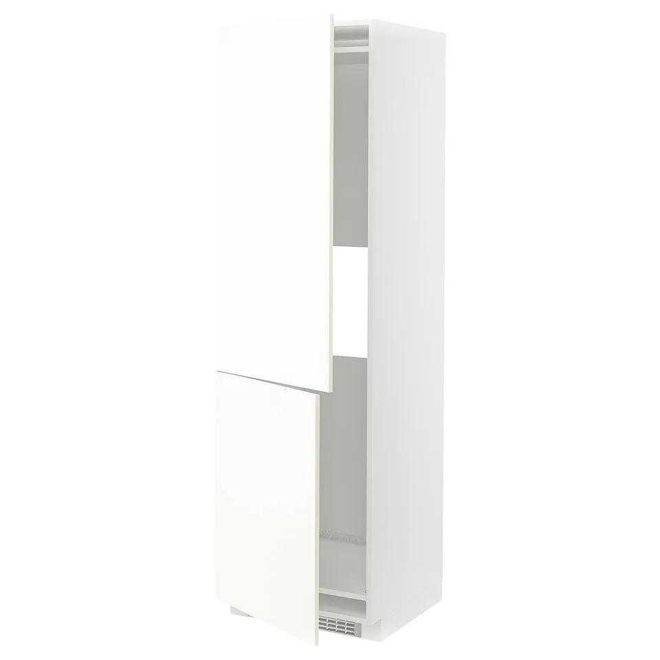 A white METOD kitchen cabinet with adjustable shelves and reversible hinges.