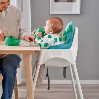 ANTILOP/KLADDIG set: highchair with safety belt + supporting cushion and cover + bib