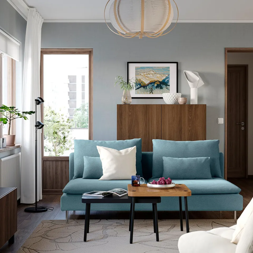 SÖDERHAMN in a room