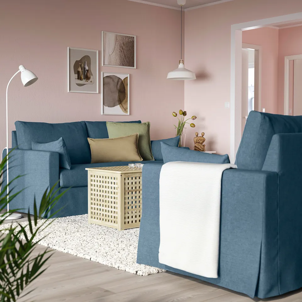 HYLTARP in a room