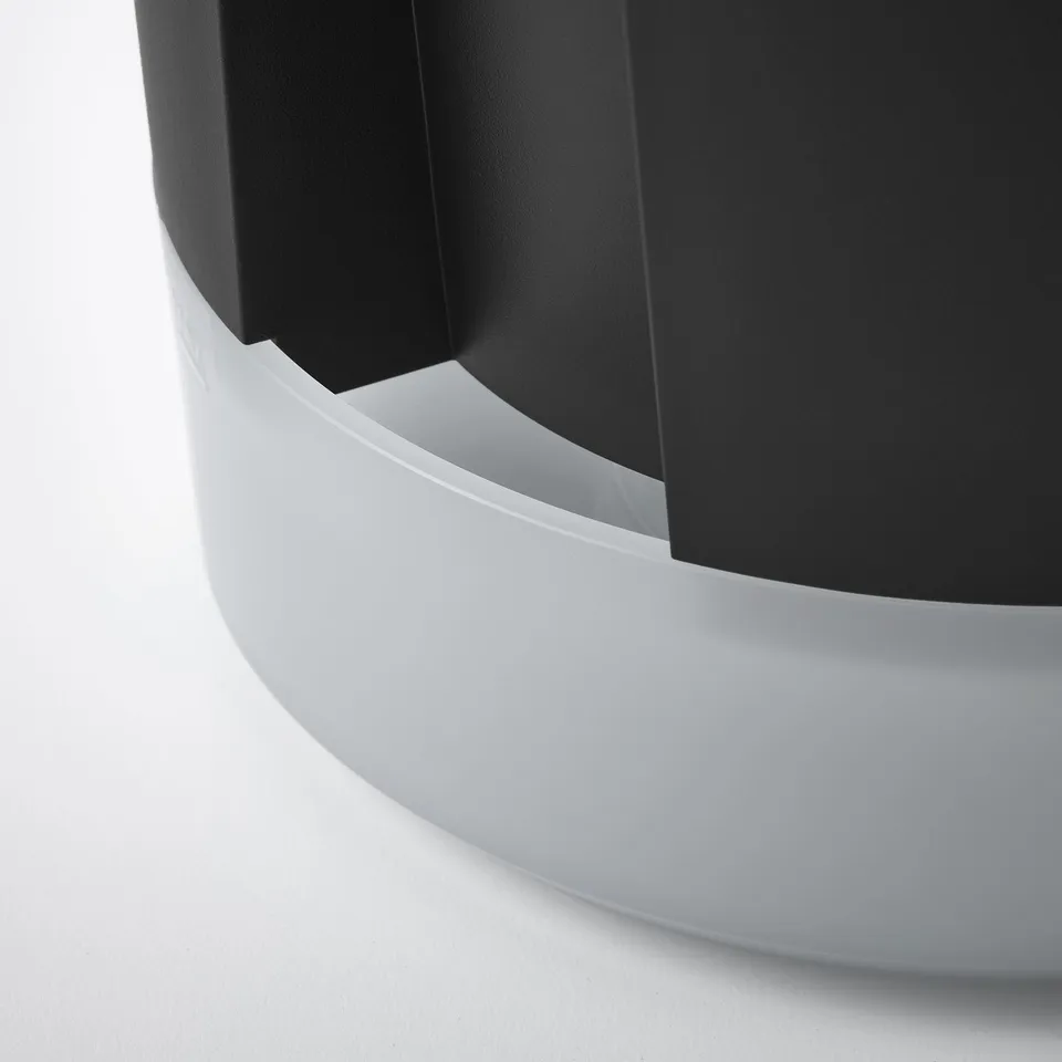 Black & white self-watering planter with gauge