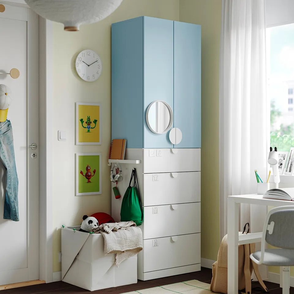 LASTARE in a room