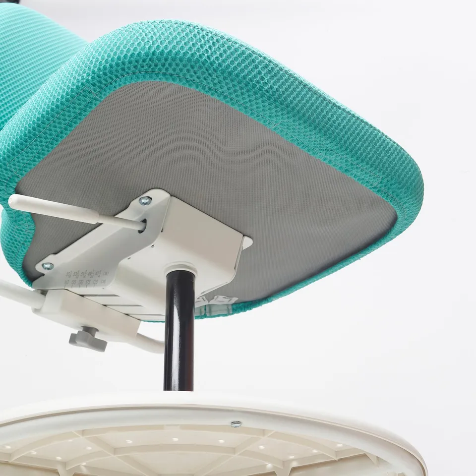 Ergonomic junior chair with flexible backrest, height adjustable seat, and safety castors.