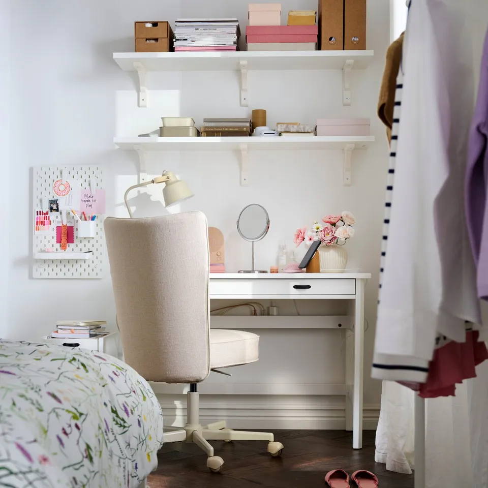 part: BRYTNING swivel chair