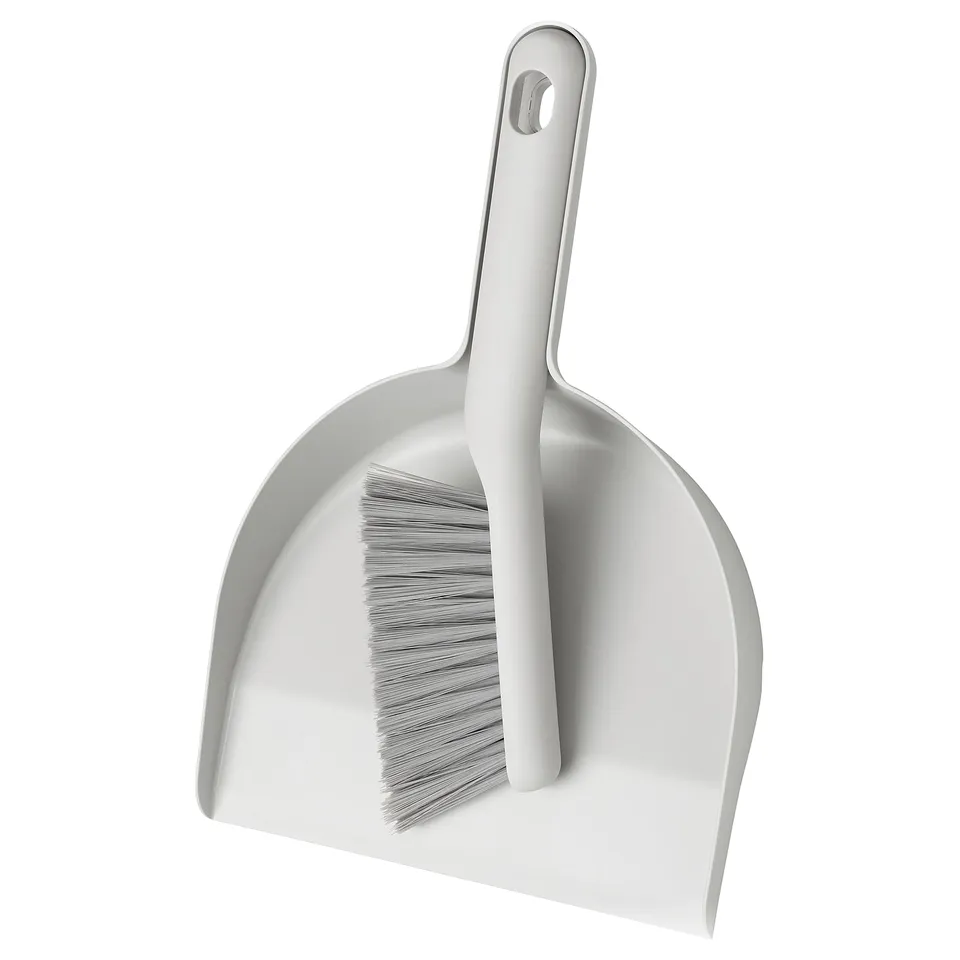 PEPPRIG: grey dustpan and brush set with ergonomic handle and angled design, pet & polypropylene plastic.