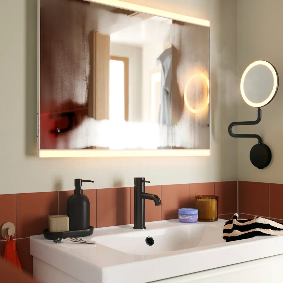 KÄRRSJÖN Mirror with integrated lighting, anti-fog, 60x80 cm