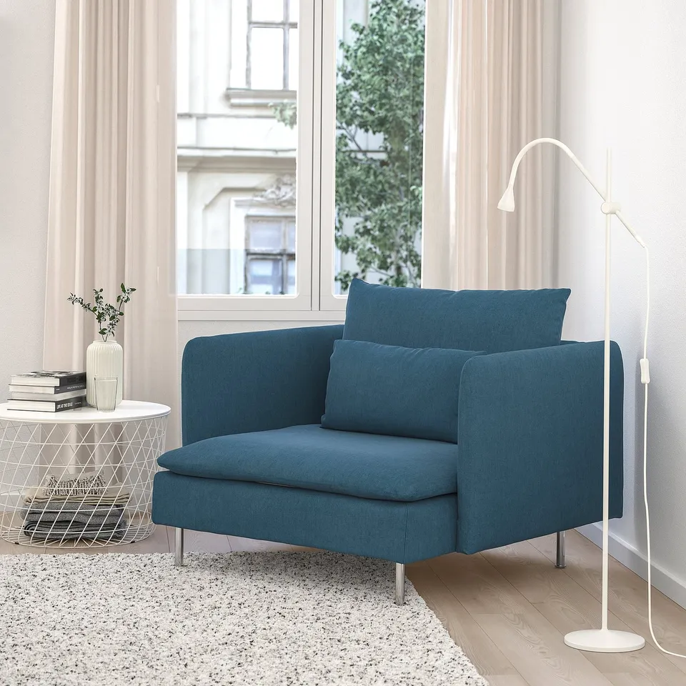 SÖDERHAMN in a room